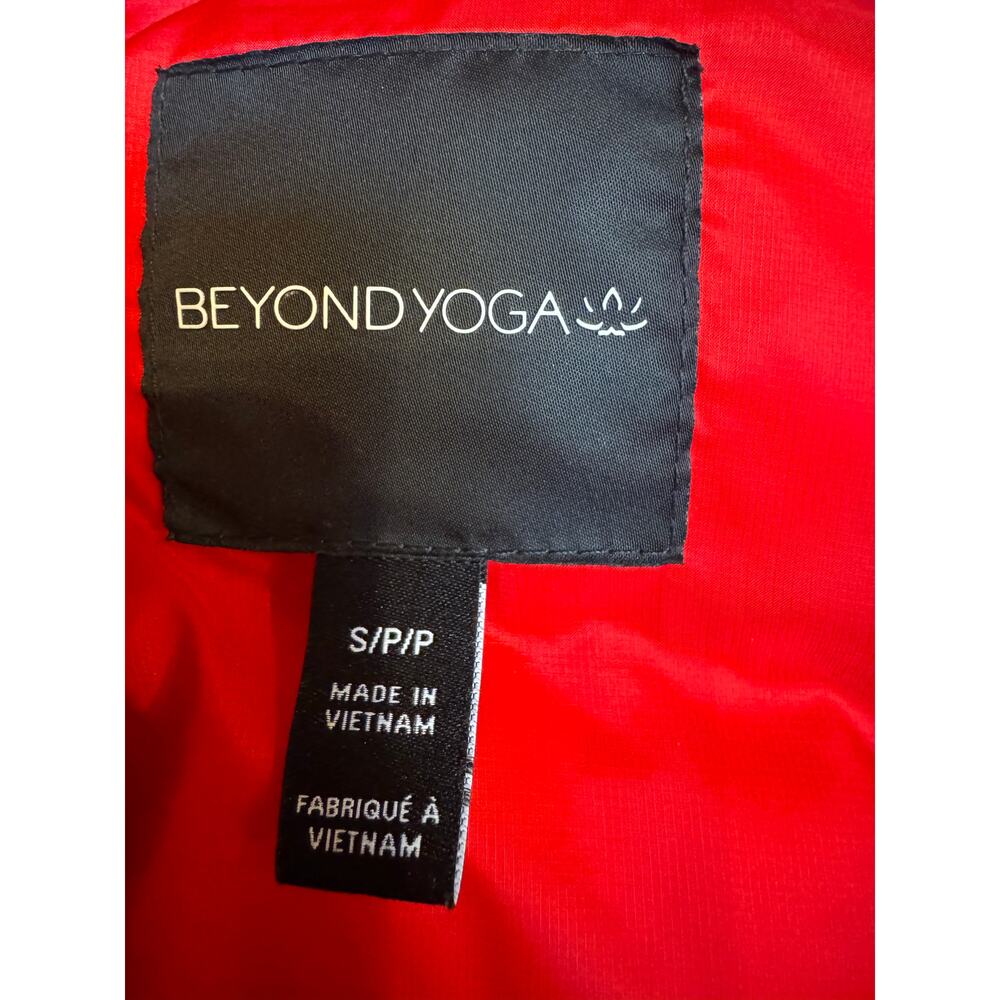 Beyond Yoga Big Cozy Vest Holly Red Women's Small Jacket - Picture 7 of 7